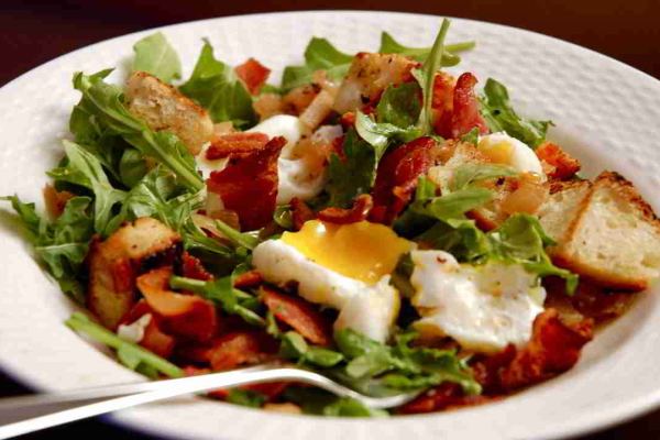 Salade lyonnaise